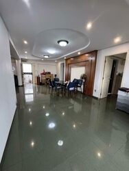 Blk 579 Hougang Avenue 4 (Hougang), HDB Executive #532824511